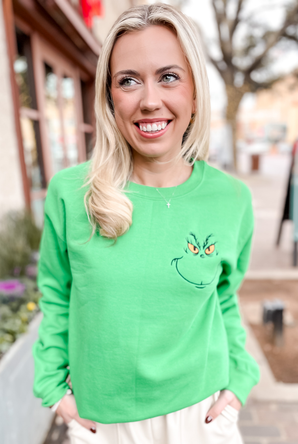 Sweatshirt - The Grinch Embroidered