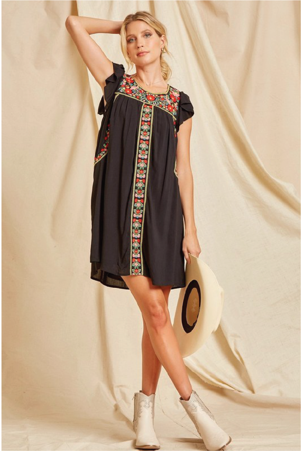 EMBROIDERED DRESS - Black